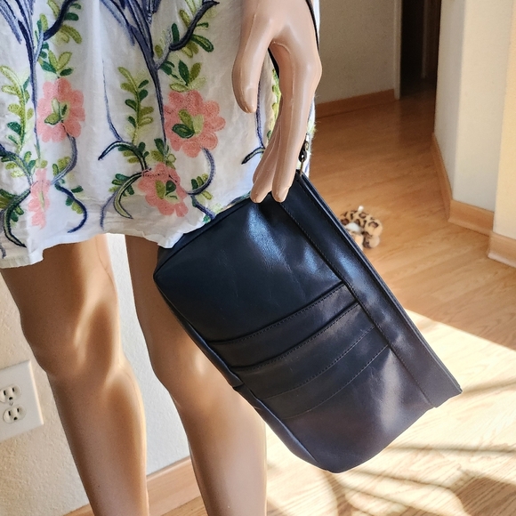 Vintage PREPPY 80'S Leather Clutch/Wristlet with Raw Leather Interior EUC - Picture 3 of 16